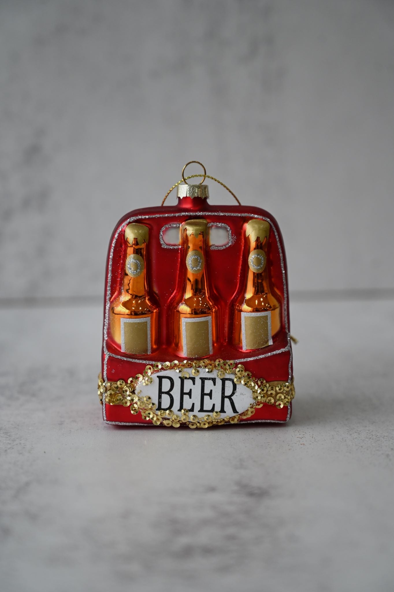 Packung mit Bierglas-Ornament