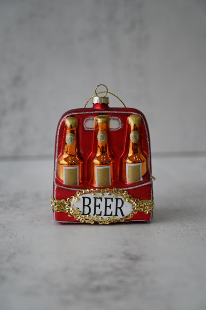 Packung mit Bierglas-Ornament