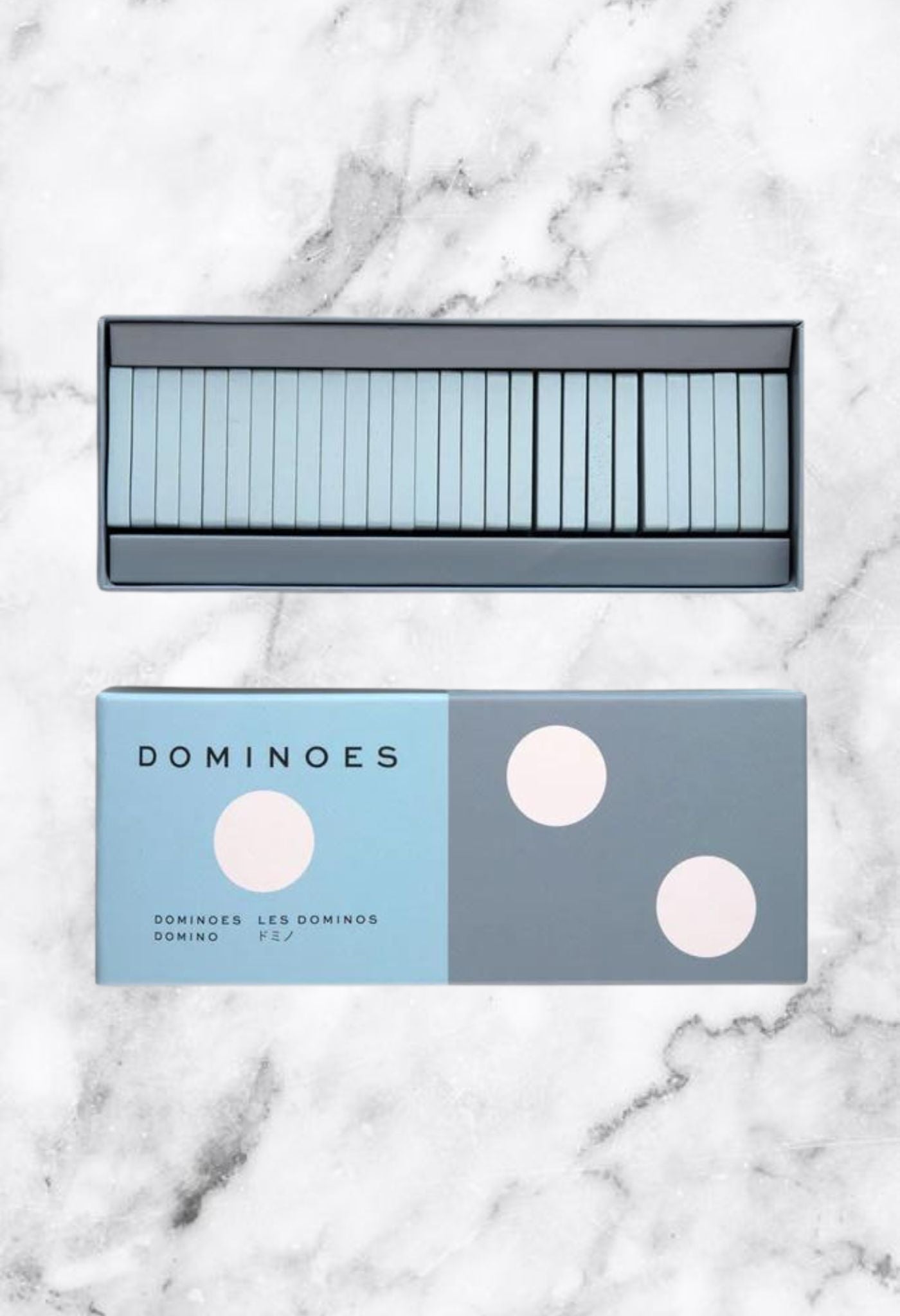Jouer au jeu de dominos 
