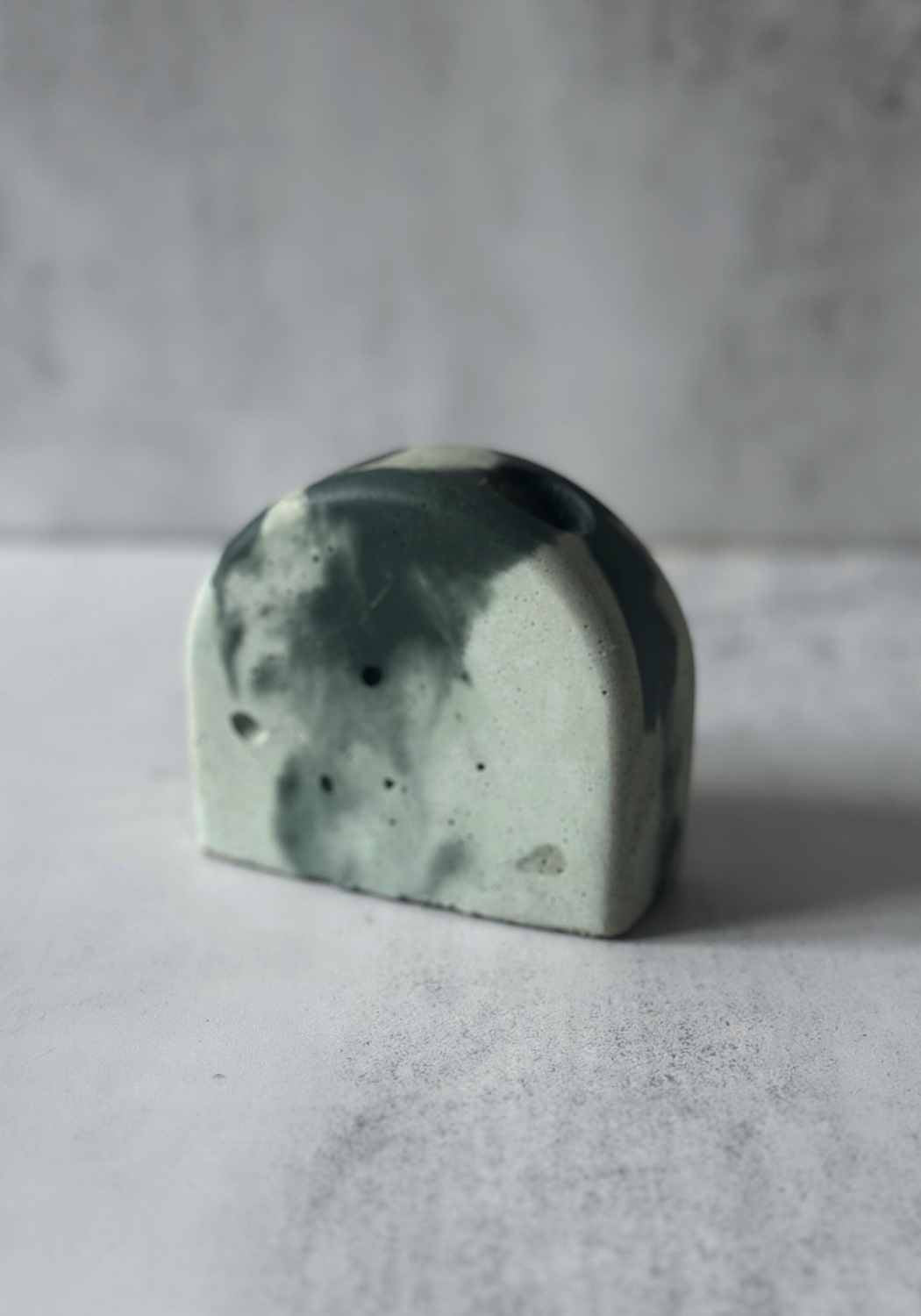 Green Arch Concrete Candle Holder