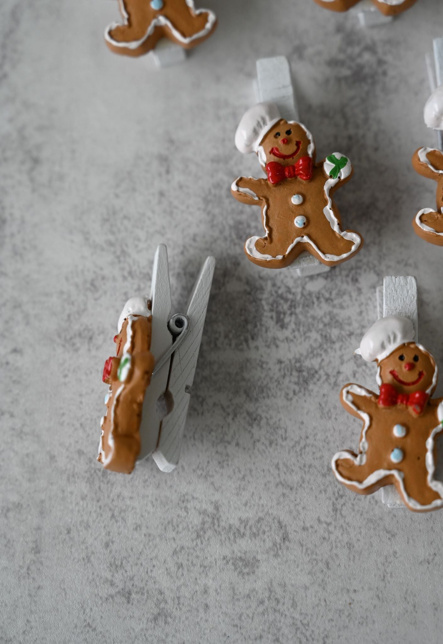 Set mit acht Lebkuchen-Koch-Clips 
