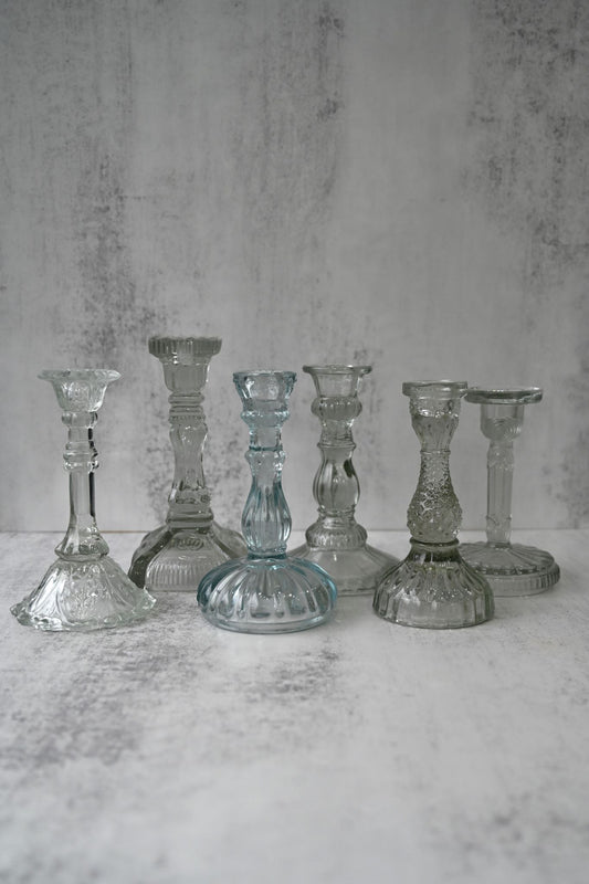 Lot de six bougeoirs en verre de style vintage