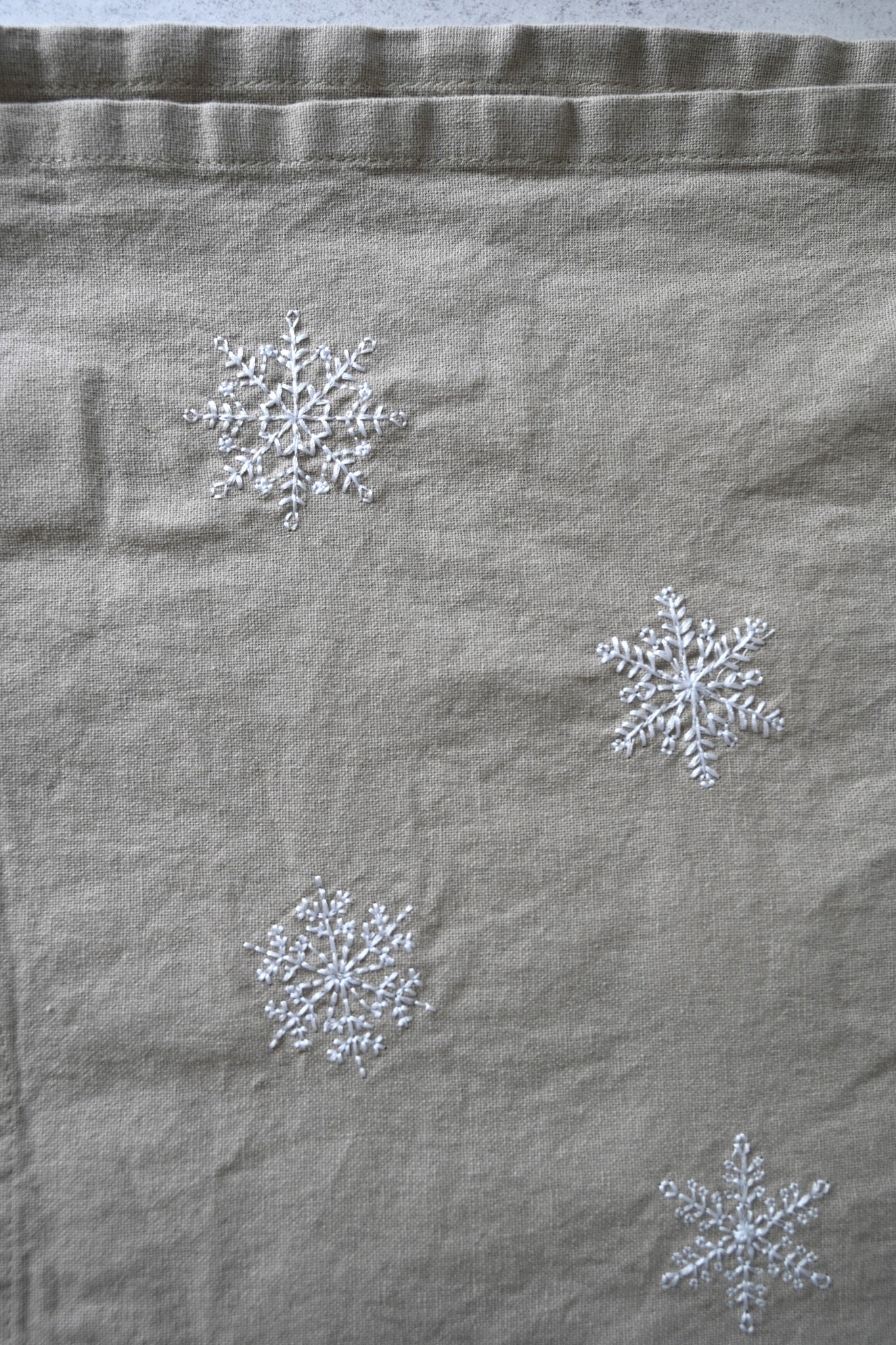 Festliche Schneeflocken-Baumwollserviette 