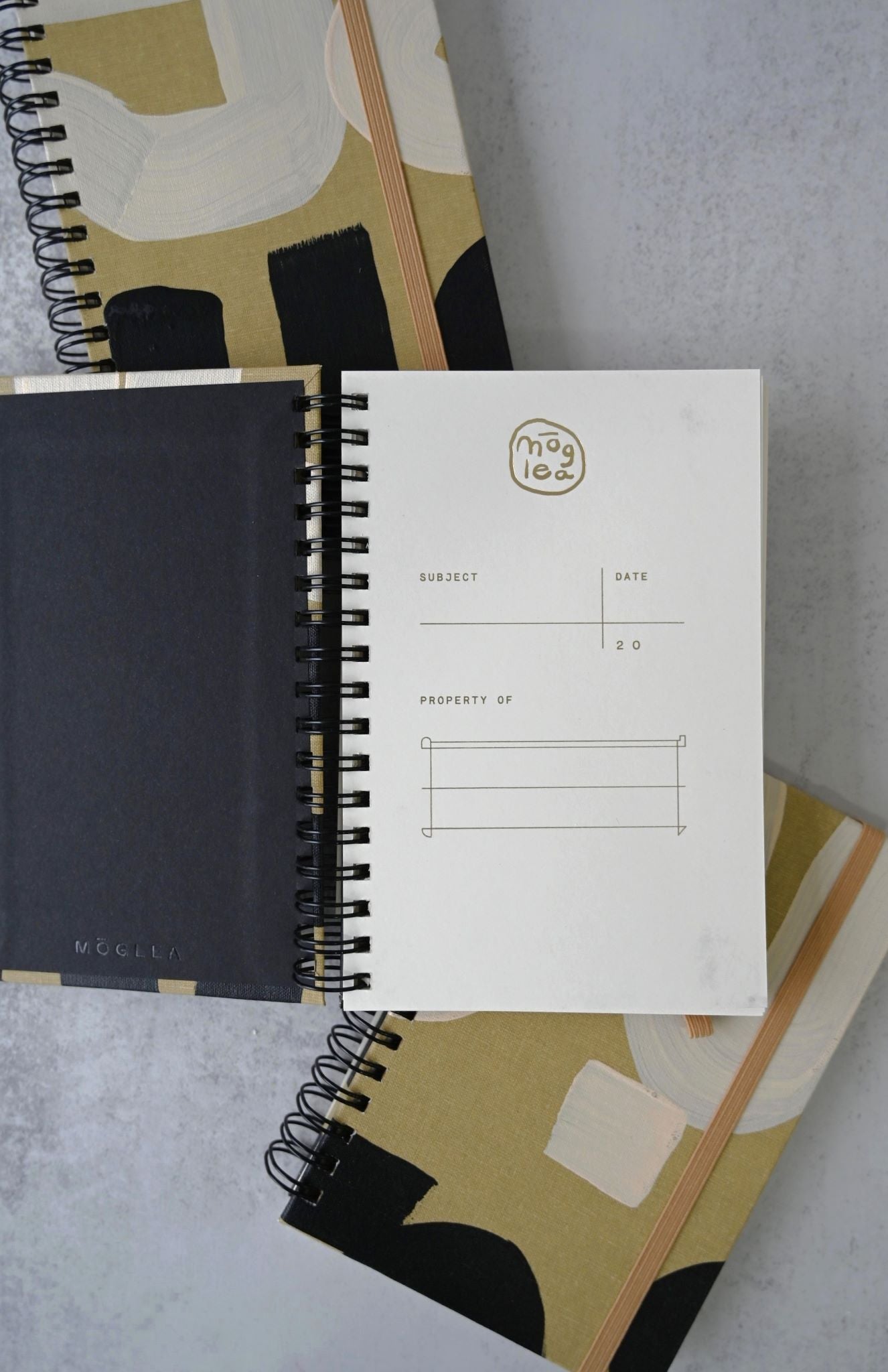 Handbemaltes Notizbuch im A6-Format in Schwarz und Hellbraun
