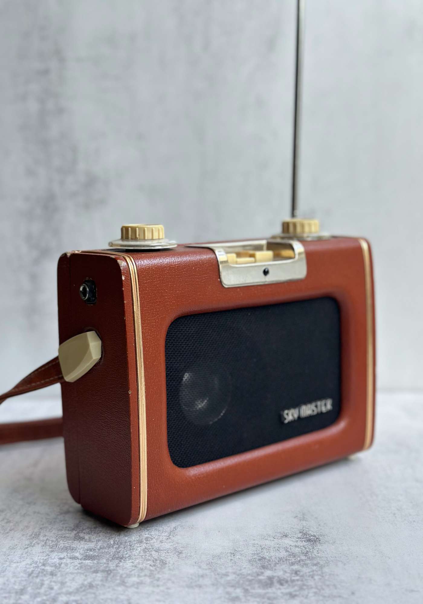 Refurbished Vintage Sky Master Radio Speaker