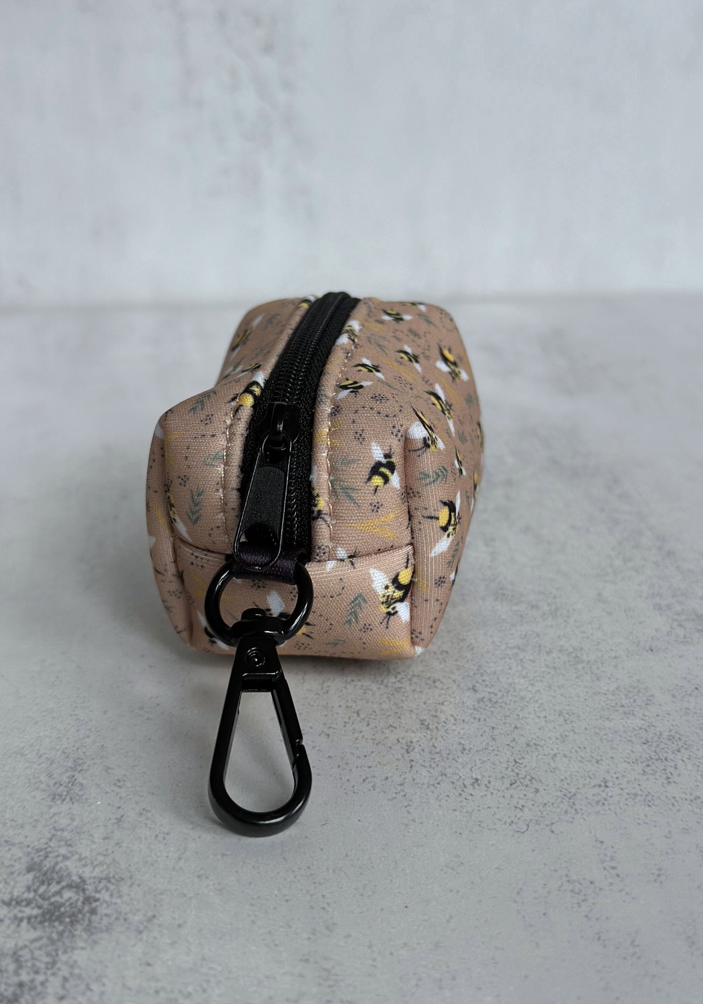 Bumblebee Poo Bag Holder