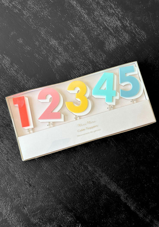 Bunte Zahlen-Kuchenaufsätze aus Acryl 