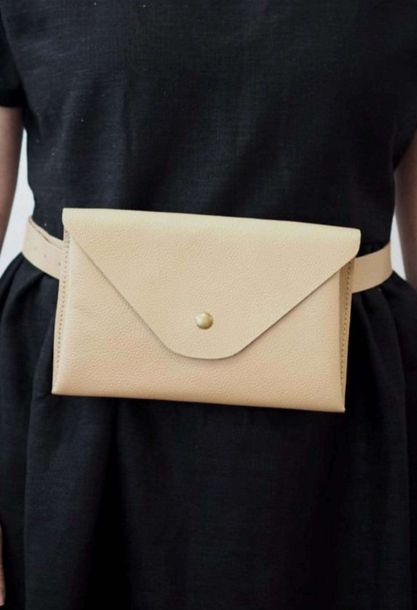 Sac ceinture en cuir beige Betty 