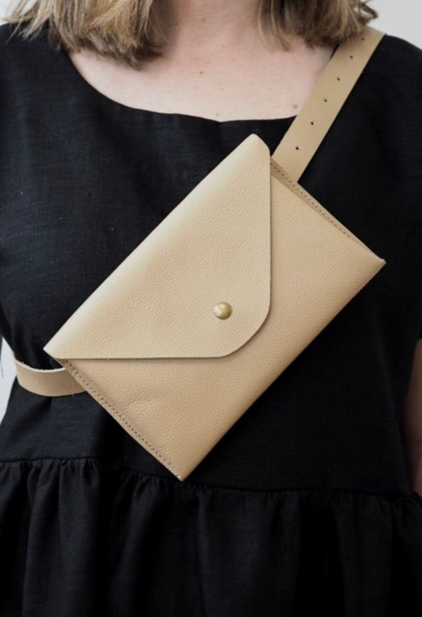 Sac ceinture en cuir beige Betty 
