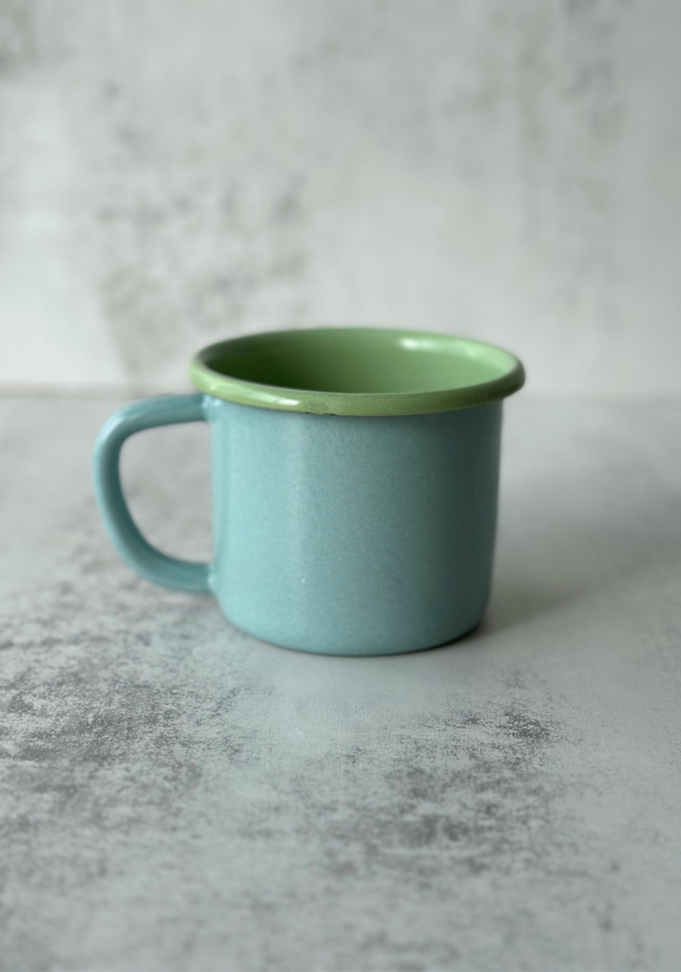 Tasse en émail « Toujours le dimanche » 
