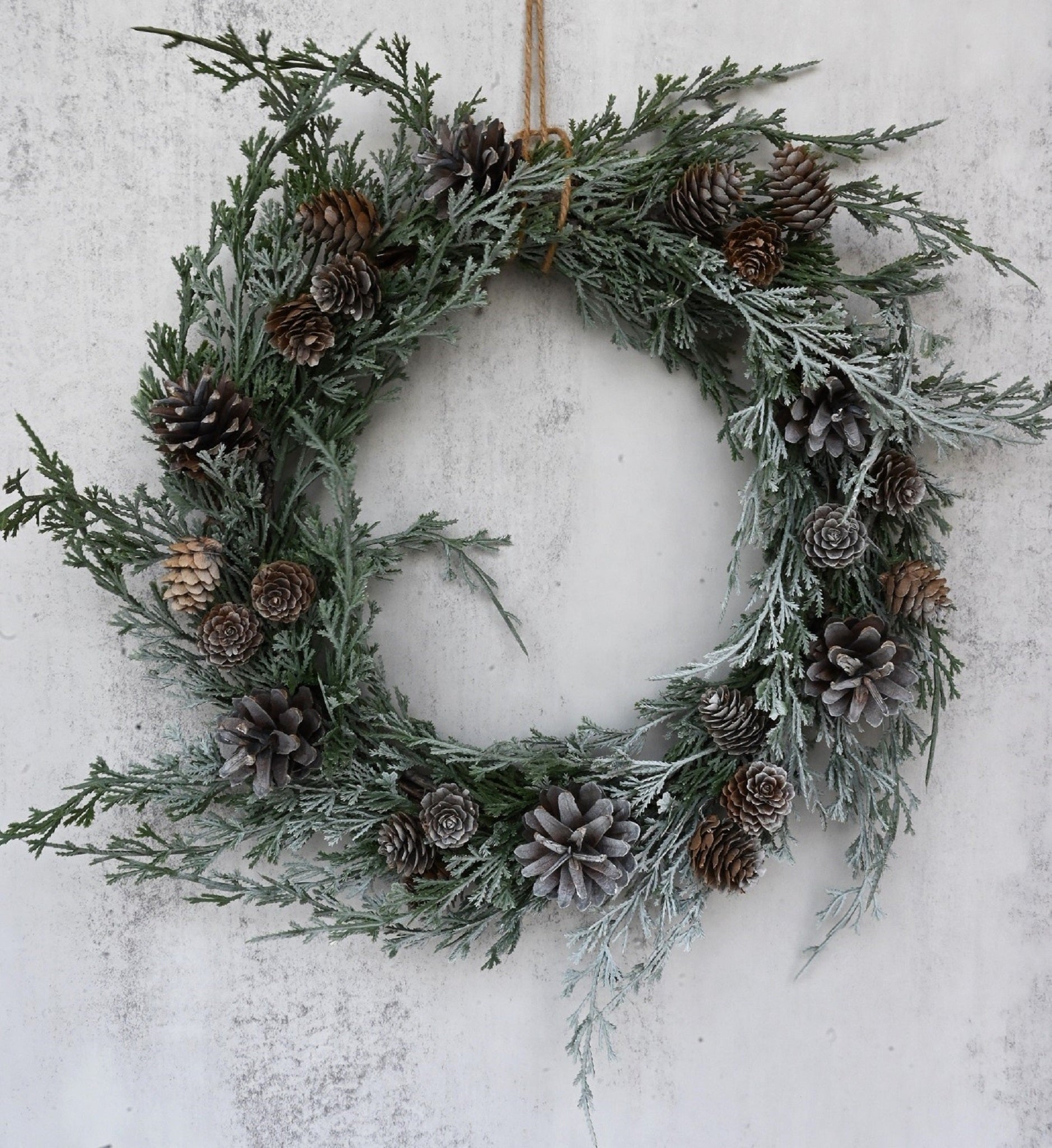 Frosted Wintergreen Wreath